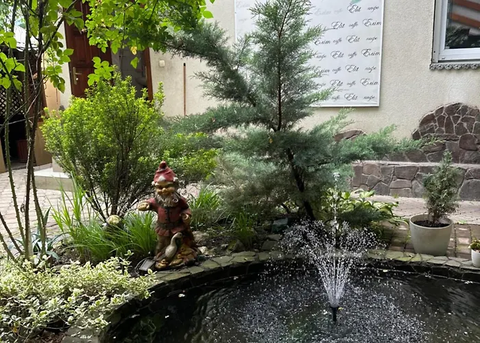 еліт Szálloda *